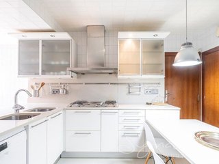 Piso en alquiler en Les Tres Torres en Barcelona