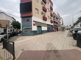 Local comercial en alquiler en Palacios y Villafranca (Los)