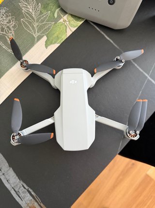 DJI Mini 2 SE Fly More Combo Drone