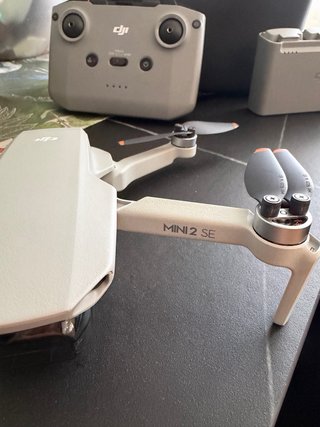 DJI Mini 2 SE Fly More Combo Drone