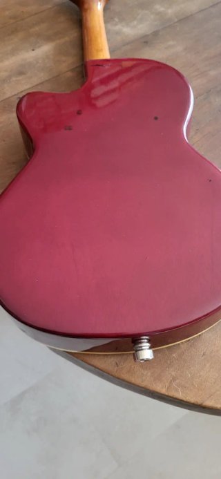 Ukulele MRS con tapa de madera