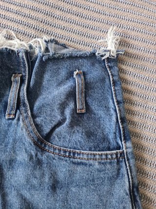 Falda vaquera azul de  Stradivarius