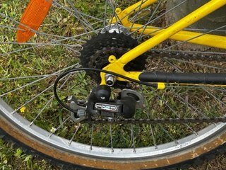 Bicicleta juvenil 24 amarilla