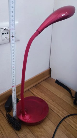 Lampada led da tavolo rossa flessibile