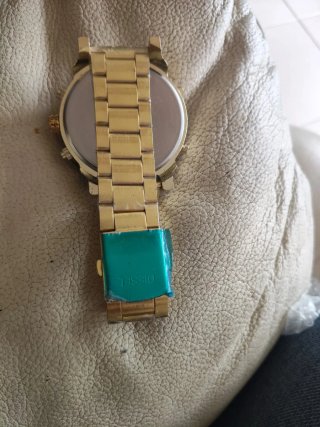 Reloj de Pulsera Dorado y Negro
