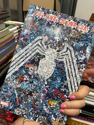 Pack comics veneno/venom el rey de negro