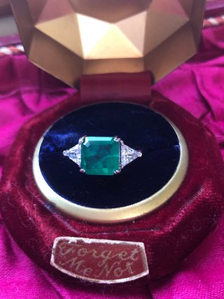 Anillo Piedra Verde y Diamantes