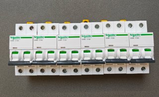 Lote 6 magnetotérmicos Schneider IC60N