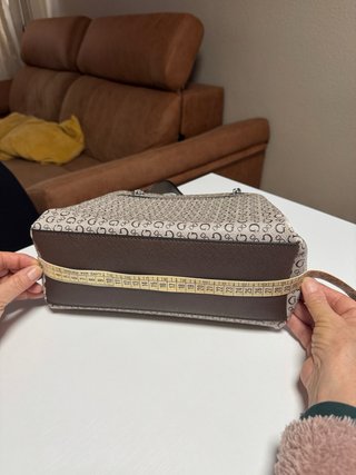 Bolso Guess Beige y Marrón con Cartera