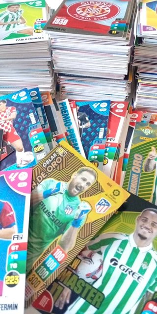 Taco enorme de cromos con balón de oro 2024-25