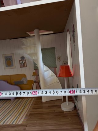 Casa de muñecas de madera