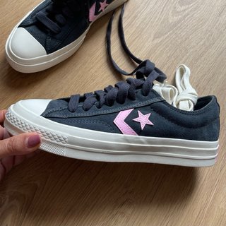 Converse Talla 40.5. Neg y Rosa.