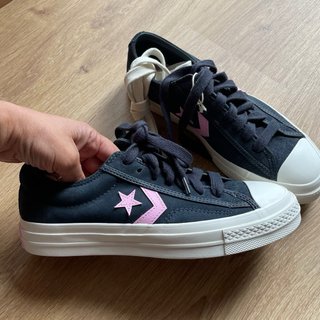 Converse Talla 40.5. Neg y Rosa.