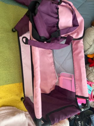 Cochecito de muñecas rosa y morado