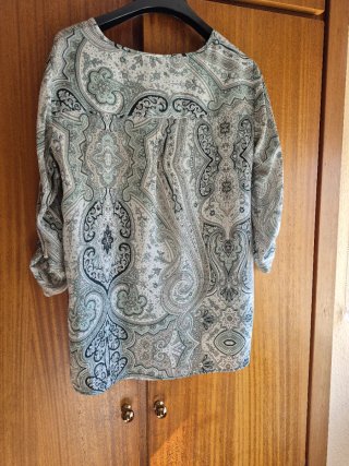 Blusa Cortefiel Estampada Verde y Blanca