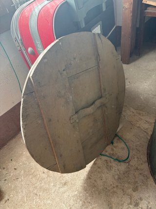 Depósito antiguo metálico