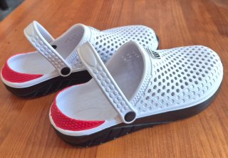 Zuecos blancos talla 44