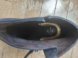 Botines de ante negros y tacón