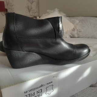Botines negros elásticos