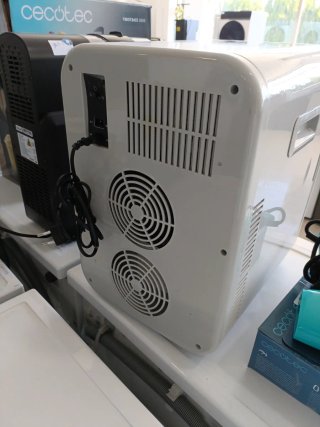 Nevera mini Cecotec