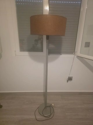Lámpara de pie moderna