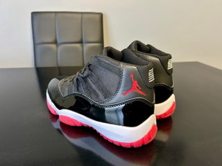 Jordan 11 Retro Bred Talla 42