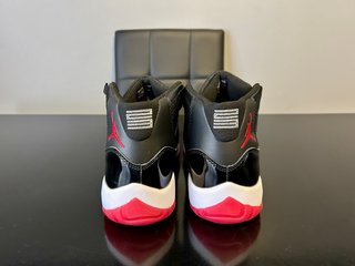 Jordan 11 Retro Bred Talla 42