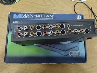 Manhattan Switchbox RCA y S-Video 4 Entradas