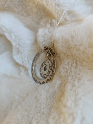 Plata Tailandesa Colgante Espiral Karen