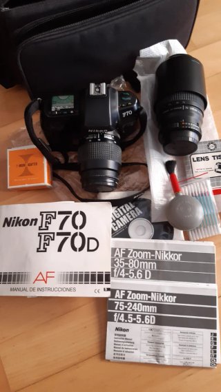 Set Cámara réflex analógica Nikon F70 y objetivos