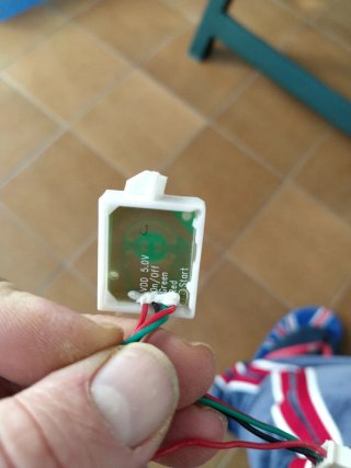 Cafetera Dolce Gusto Roja PIEZAS O REPARAR