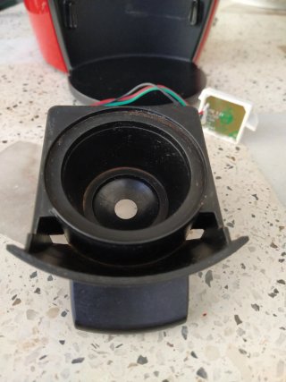 Cafetera Dolce Gusto Roja PIEZAS O REPARAR