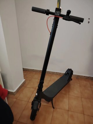 Dos Patinetes Eléctrico Xiaomi y  Ninebot cada uno