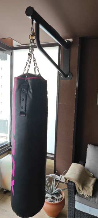 Saco Boxeo RDX Negro/Rosa + Soporte Pared