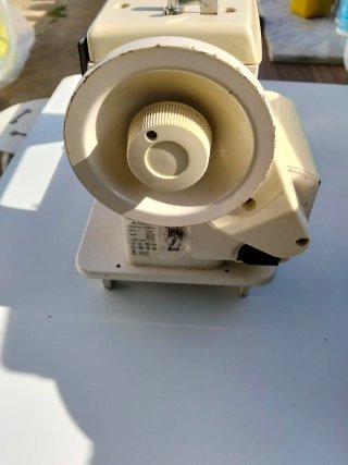 Máquina de coser Singer 966
