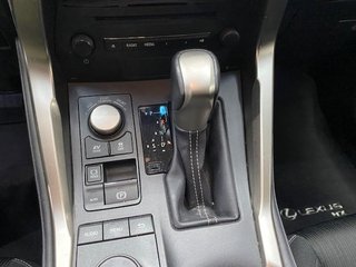 Lexus NX 2.5 300h Corporate 2WD  Navibox