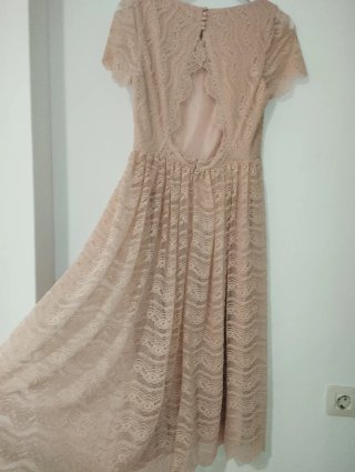 Vestido de encaje rosa palo
