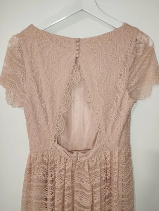 Vestido de encaje rosa palo