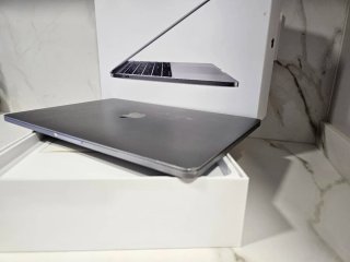 MacBook Pro 2017 Plata/Gris Espacial