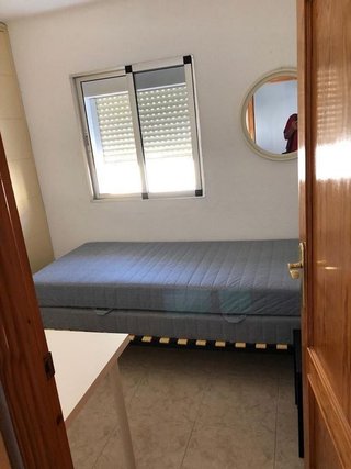 Piso en alquiler en Cruz Roja en Sevilla