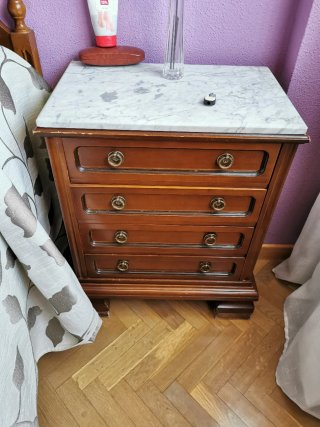 Cómoda de madera maciza