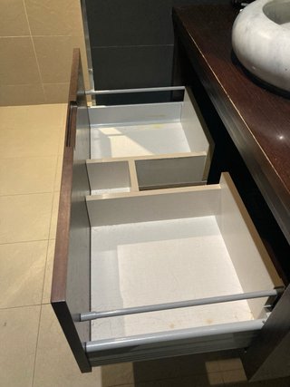 Mueble de baño madera y mármol