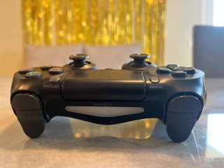 PS4 Slim 500GB + Mando Negro