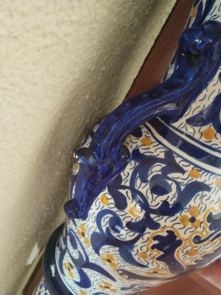 Jarrón de cerámica estilo chino azul y amarillo