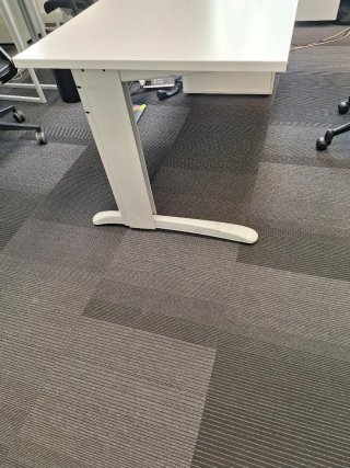 Mesa de oficina Steelcase blanca