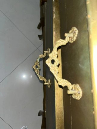 Mesitas antiguas doradas (2 unidades)