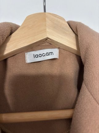 Abrigo paño camel Laagam