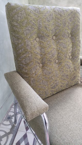 Sillón reclinable estructura metálica cromada