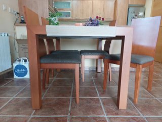 Mesa comedor extensible + 4 sillas
