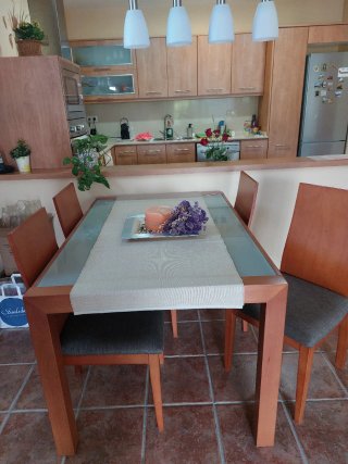 Mesa comedor extensible + 4 sillas